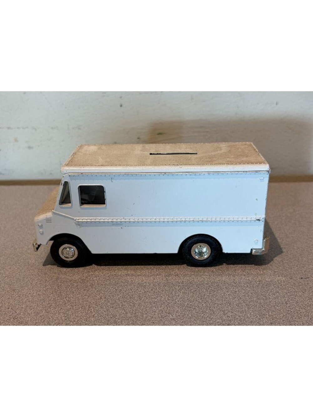 Ertl Collectibles Grumman Route Star Van Diecast Metal replica bank